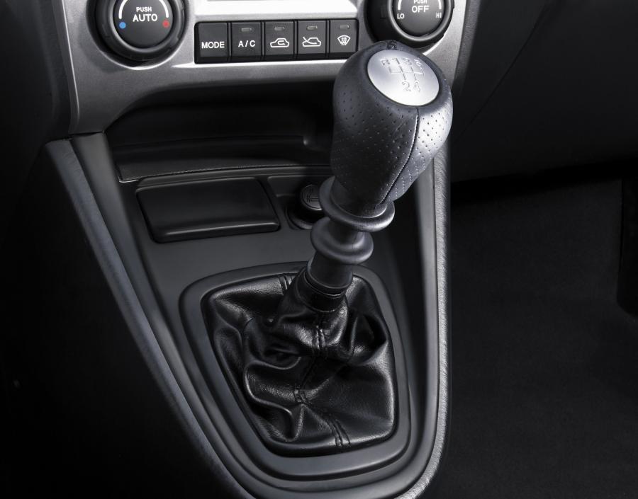 Детали интерьера Hyundai Matrix 2008 года  (фото 21 из 52)